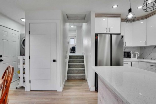 51 Taraglen Road Ne, Calgary, AB - Indoor Photo Showing Kitchen