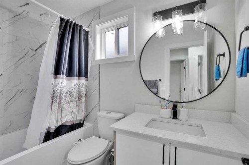 51 Taraglen Road Ne, Calgary, AB - Indoor Photo Showing Bathroom