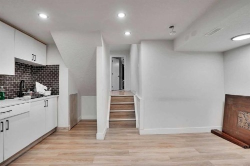 51 Taraglen Road Ne, Calgary, AB - Indoor