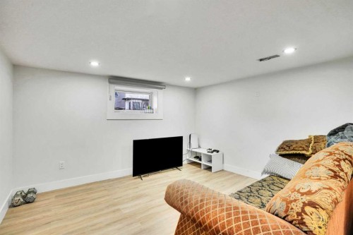 51 Taraglen Road Ne, Calgary, AB - Indoor