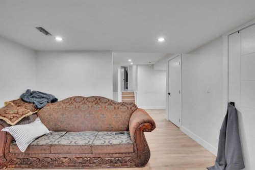 51 Taraglen Road Ne, Calgary, AB - Indoor