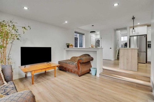 51 Taraglen Road Ne, Calgary, AB - Indoor Photo Showing Living Room
