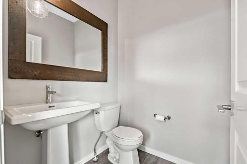 80 Wolf Gate, Okotoks, AB - Indoor Photo Showing Bathroom