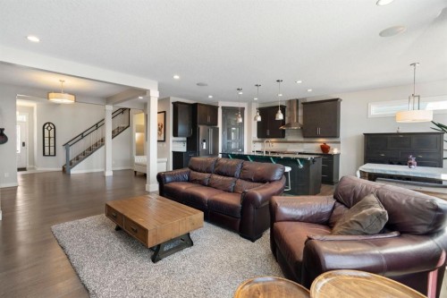 5 Riviera Crescent, Cochrane, AB - Indoor Photo Showing Living Room