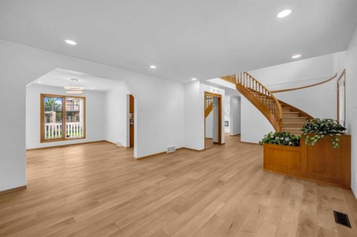 208 Coral Shores Bay Ne, Calgary, AB - Indoor Photo Showing Other Room