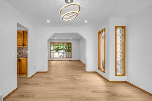 208 Coral Shores Bay Ne, Calgary, AB - Indoor Photo Showing Other Room