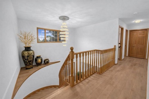208 Coral Shores Bay Ne, Calgary, AB - Indoor Photo Showing Other Room