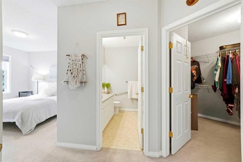 207-60 Promenade Way Se, Calgary, AB - Indoor Photo Showing Bedroom
