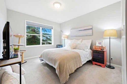207-60 Promenade Way Se, Calgary, AB - Indoor Photo Showing Bedroom