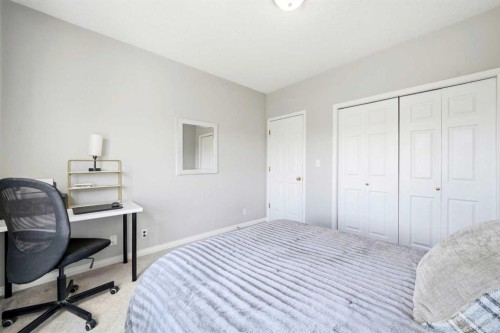 207-60 Promenade Way Se, Calgary, AB - Indoor Photo Showing Bedroom