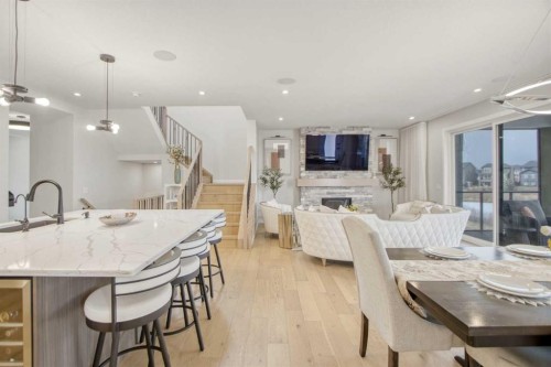 1104 Cranbrook Gardens Se, Calgary, AB - Indoor