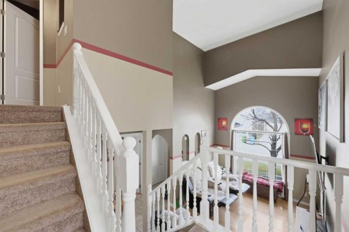 59 Somerside Manor Sw, Calgary, AB - Indoor Photo Showing Other Room