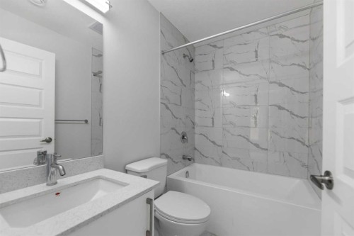 803-90 Corner Meadows Manor Ne, Calgary, AB - Indoor Photo Showing Bathroom
