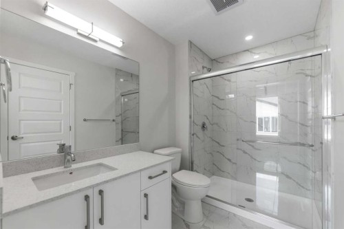 803-90 Corner Meadows Manor Ne, Calgary, AB - Indoor Photo Showing Bathroom