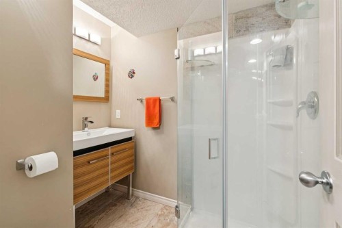 172 West Lakeview Circle, Chestermere, AB 