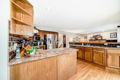 219 Hawkstone Close Nw, Calgary, AB - Indoor Photo Showing Kitchen