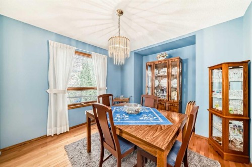 219 Hawkstone Close Nw, Calgary, AB - Indoor Photo Showing Dining Room