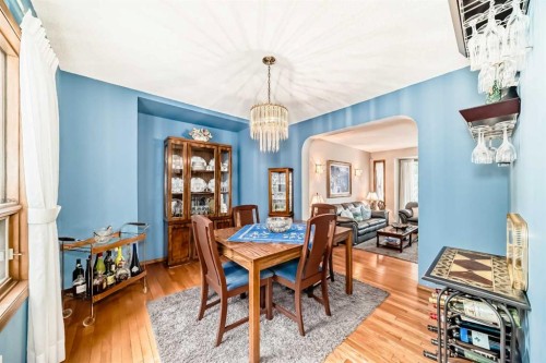 219 Hawkstone Close Nw, Calgary, AB - Indoor Photo Showing Dining Room