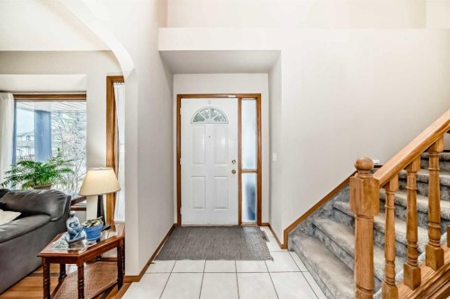 219 Hawkstone Close Nw, Calgary, AB - Indoor Photo Showing Other Room
