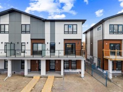 848 83 Street SW Calgary, AB T3H 6M8