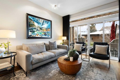 2201 Bowness Road Nw, Calgary, AB - Indoor Photo Showing Living Room