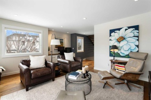 2201 Bowness Road Nw, Calgary, AB - Indoor Photo Showing Living Room