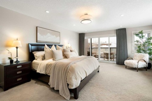 2201 Bowness Road Nw, Calgary, AB - Indoor Photo Showing Bedroom