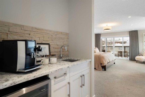 2201 Bowness Road Nw, Calgary, AB - Indoor Photo Showing Kitchen