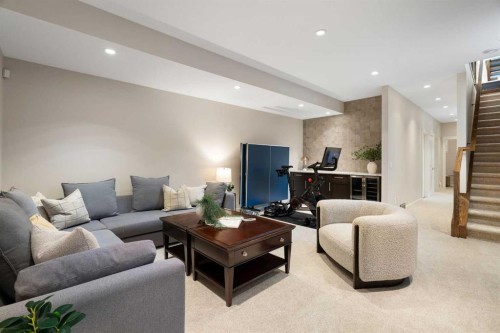 2201 Bowness Road Nw, Calgary, AB - Indoor Photo Showing Living Room