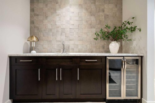 2201 Bowness Road Nw, Calgary, AB - Indoor Photo Showing Bathroom