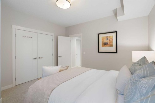 2201 Bowness Road Nw, Calgary, AB - Indoor Photo Showing Bedroom