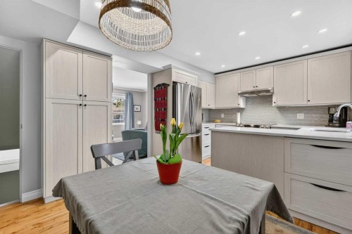 563 Regal Park Ne, Calgary, AB - Indoor