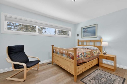 563 Regal Park Ne, Calgary, AB - Indoor Photo Showing Bedroom