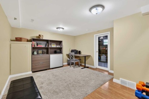563 Regal Park Ne, Calgary, AB - Indoor