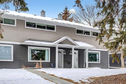 563 Regal Park Ne, Calgary, AB - Outdoor With Facade