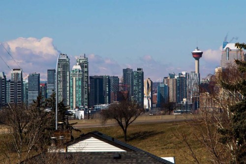 2537 9 Avenue Se, Calgary, AB - Outdoor