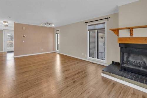 2537 9 Avenue Se, Calgary, AB - Indoor Photo Showing Other Room