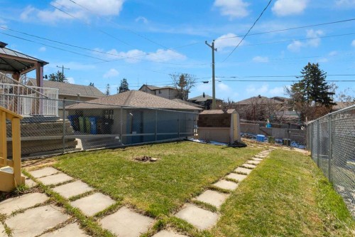 2537 9 Avenue Se, Calgary, AB - Outdoor