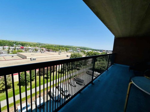 806-5204 Dalton Drive Nw, Calgary, AB - Outdoor