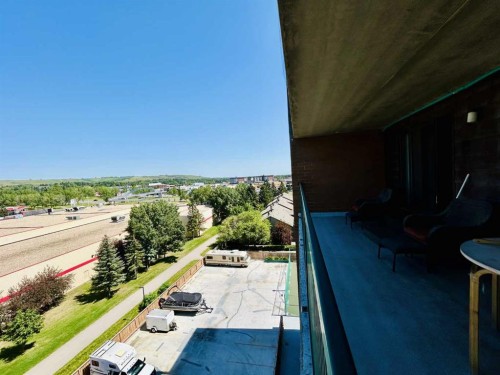 806-5204 Dalton Drive Nw, Calgary, AB - Outdoor With View