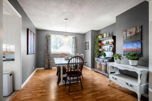 13 Maplewood Estates, Strathmore, AB - Indoor Photo Showing Dining Room