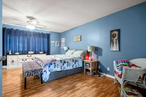 13 Maplewood Estates, Strathmore, AB - Indoor Photo Showing Bedroom