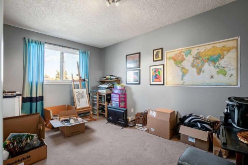 13 Maplewood Estates, Strathmore, AB - Indoor