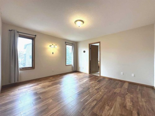 59 Edgebrook Circle Nw, Calgary, AB - Indoor Photo Showing Other Room