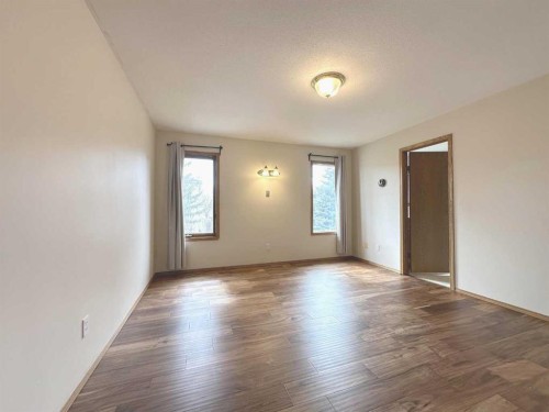 59 Edgebrook Circle Nw, Calgary, AB - Indoor Photo Showing Other Room