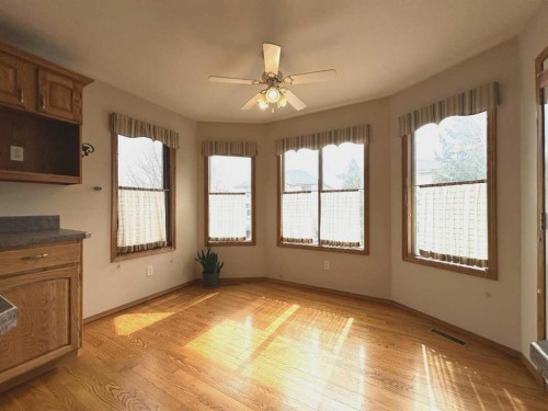 59 Edgebrook Circle Nw, Calgary, AB - Indoor Photo Showing Other Room