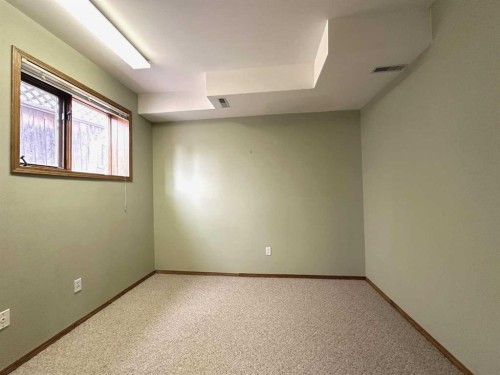 59 Edgebrook Circle Nw, Calgary, AB - Indoor Photo Showing Other Room