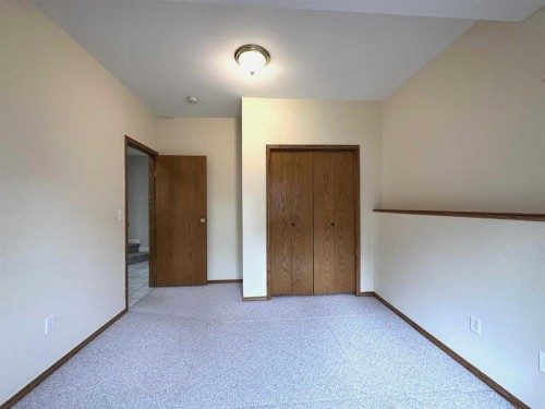 59 Edgebrook Circle Nw, Calgary, AB - Indoor Photo Showing Other Room