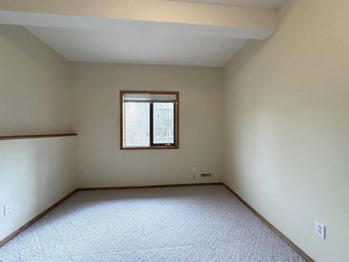 59 Edgebrook Circle Nw, Calgary, AB - Indoor Photo Showing Other Room