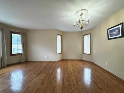 59 Edgebrook Circle Nw, Calgary, AB - Indoor Photo Showing Other Room